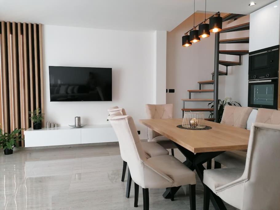 Apartman Max !!!! 奥米什 外观 照片